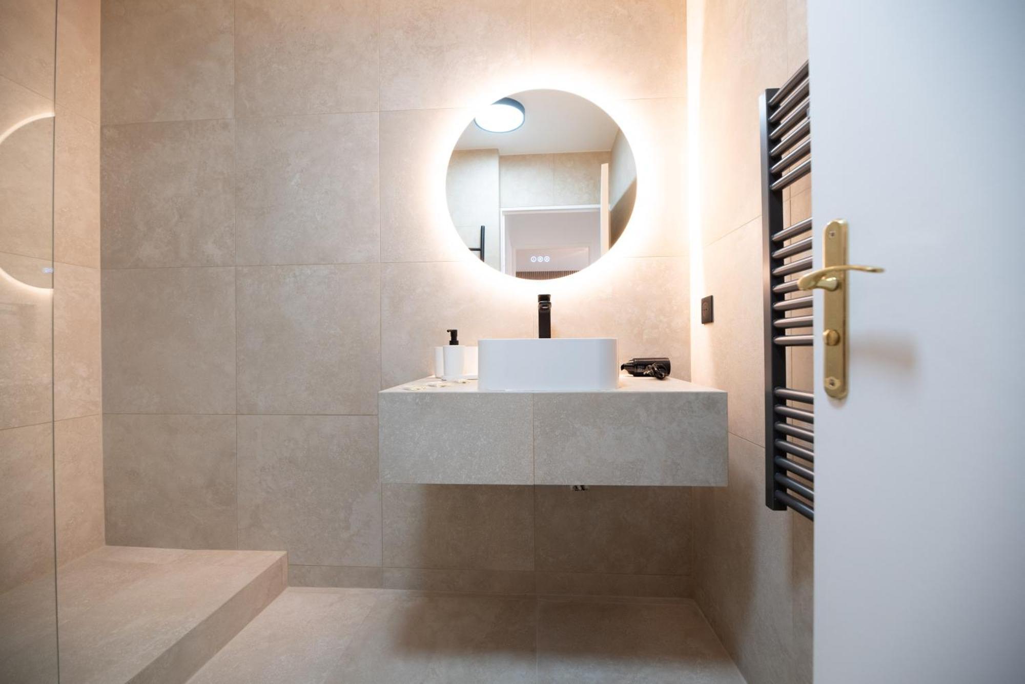 Cia - Flat With Balcony In East Paris, Buttes Chaumont Appartement Parijs